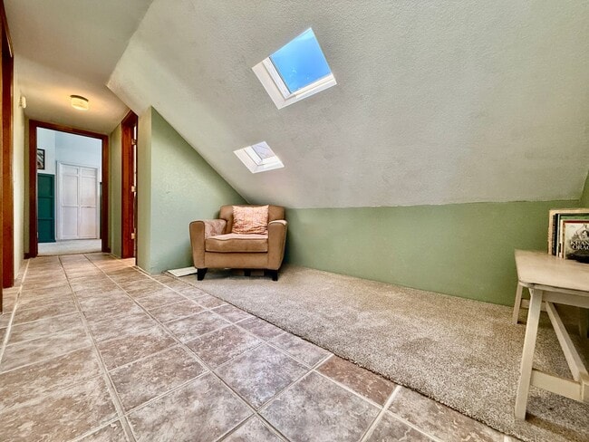 Building Photo - Distinguished 4 bed, 2 bath Bungalow in the Old North End