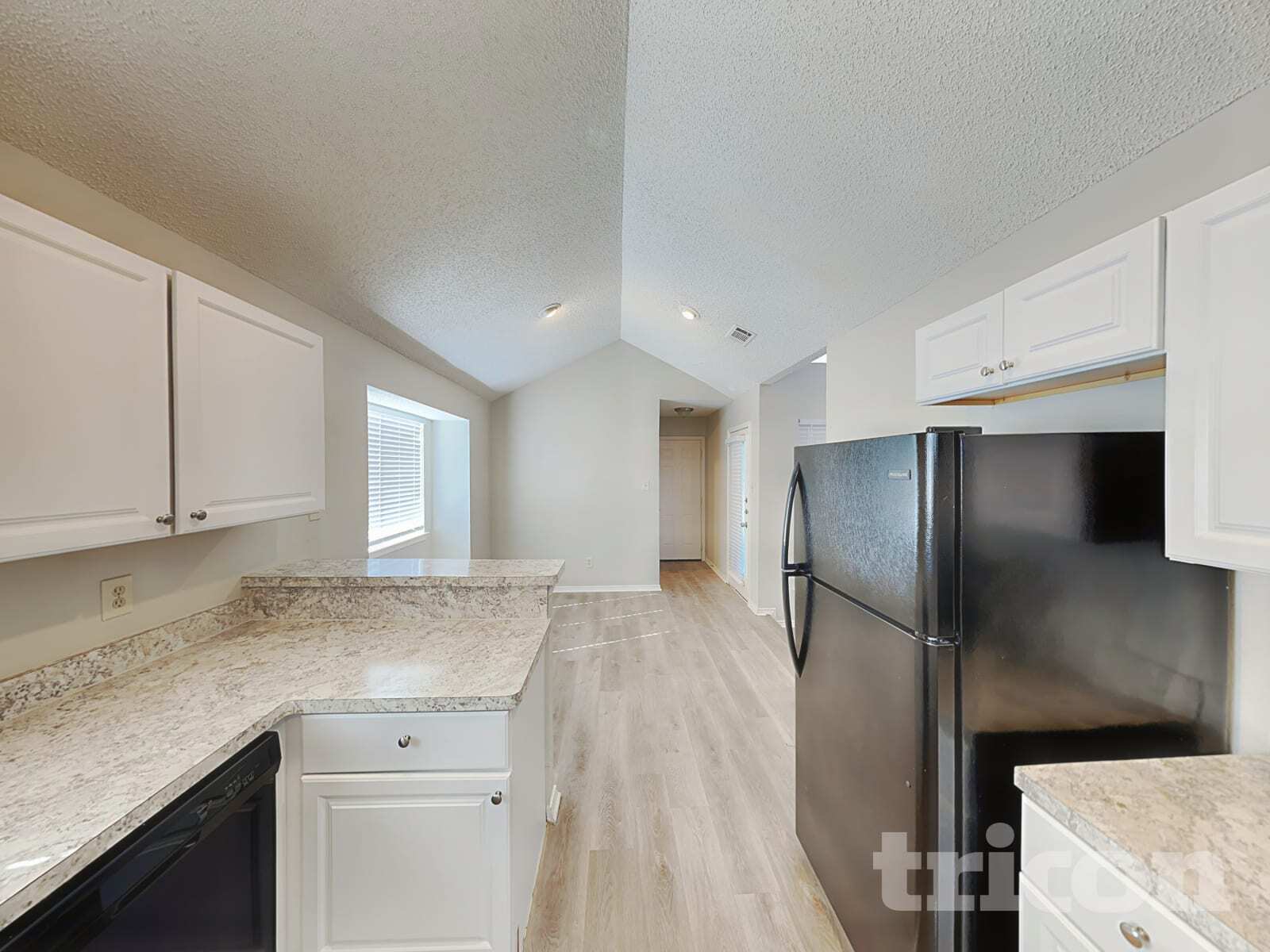 Building Photo - 709 De Soto Dr