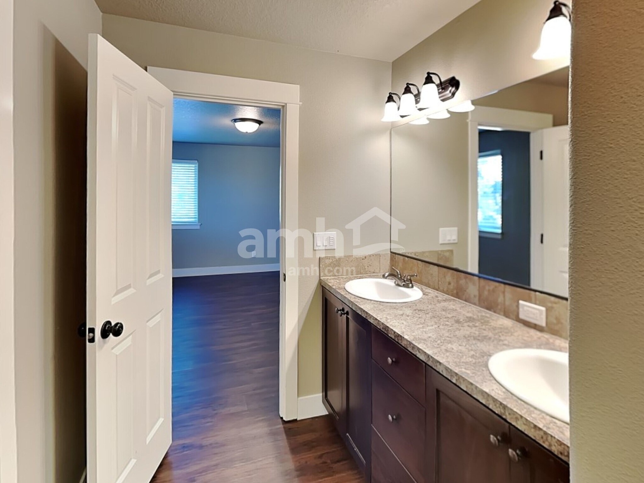 Building Photo - 440 Tulip Ave