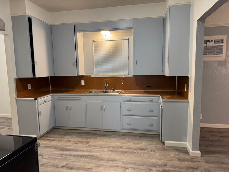 Building Photo - 504 N Stanislaus St