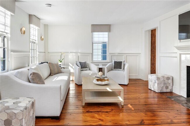 Building Photo - 108 Prospect Hill St