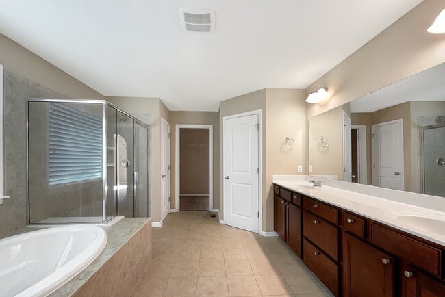 Building Photo - 643 Bracknell Dr