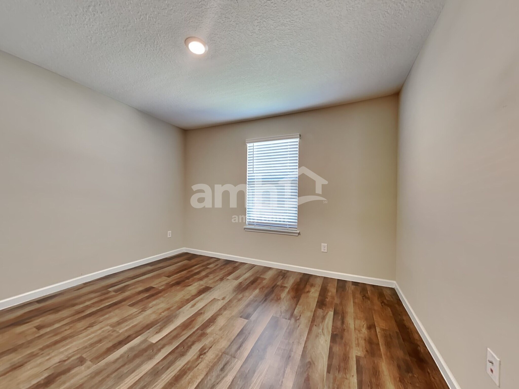 Building Photo - 219 Hemlock Pt