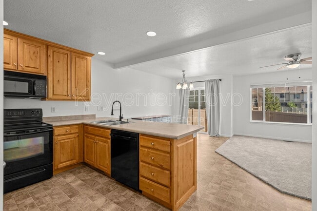 Building Photo - 1901 W 1020 N