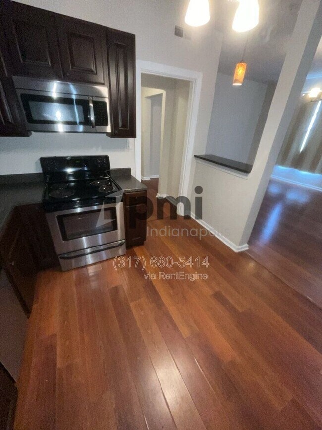 Building Photo - 402 N Delaware St