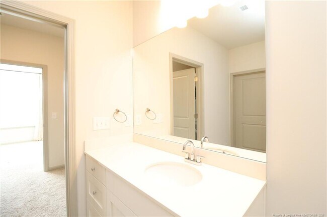 Building Photo - 2402 Gathering Sq Ct