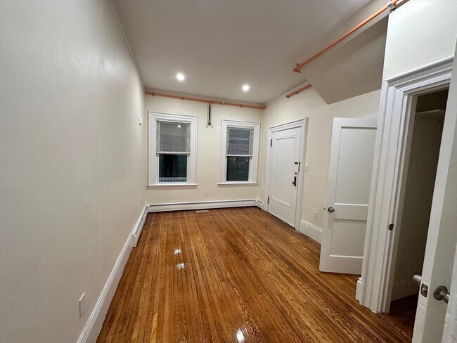 Building Photo - 440 Newtonville Ave