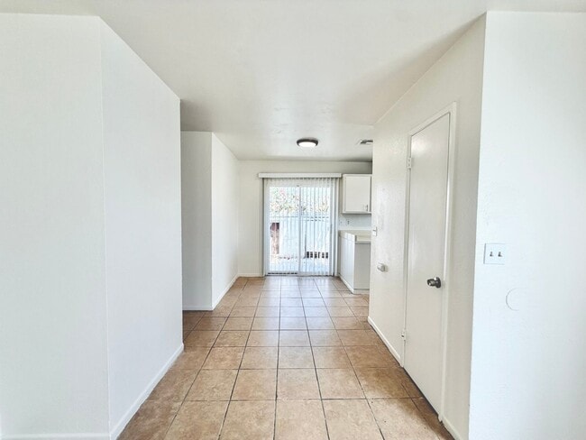 Building Photo - 32425 Rancho Vista Dr