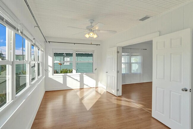 Building Photo - 420 3rd Ave S