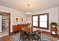 Building Photo - 525 53rd St Ens