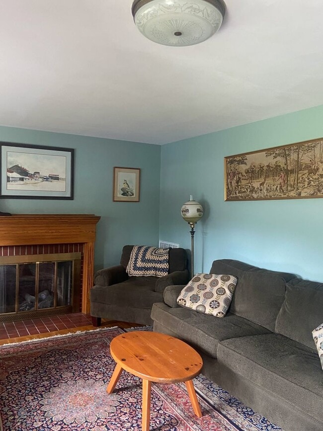 Building Photo - Beautiful 3 Bedroom / 2 Bathroom Home – Marion, VA – $1,600/Month