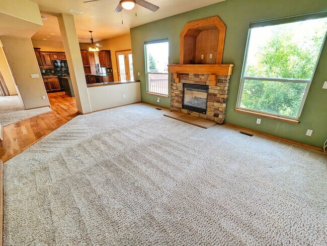 Building Photo - Gorgeous 5b 3b Single Family Home w/ a View