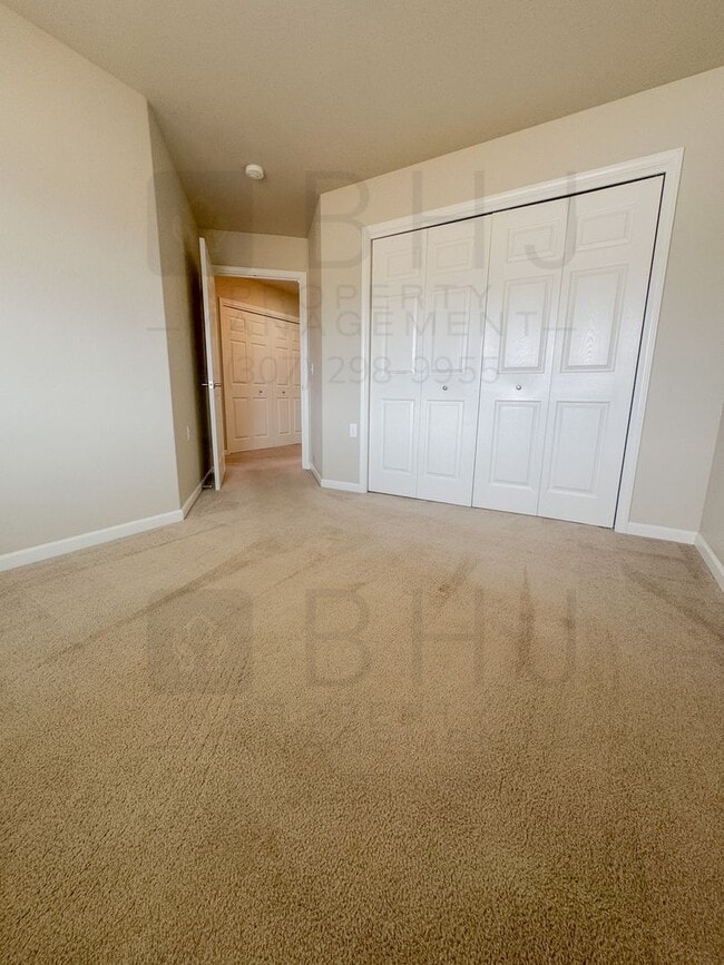 Building Photo - 2 Bed/ 2 Bath twin home in HOA community