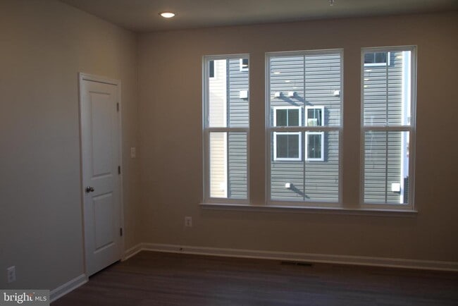 Building Photo - 2583 Hopton Ln