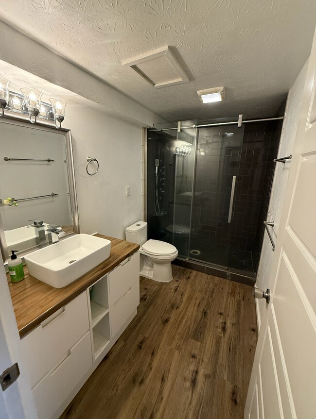 Building Photo - 66-831-831 Kamakahala St