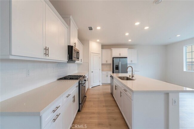 Building Photo - 2290 Yuzu St