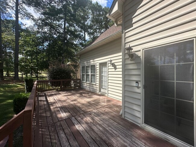 Building Photo - Carolina Lakes Gated Community!!