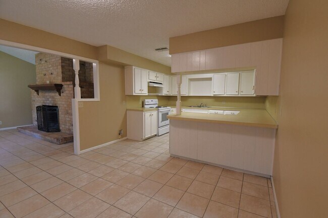 Building Photo - 11782 S Hillcreek Rd