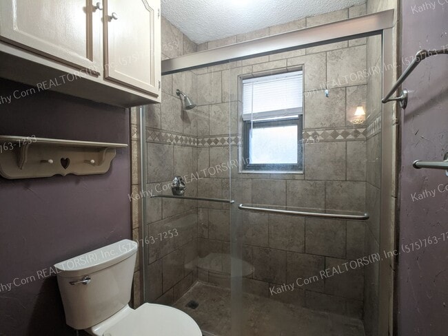 Building Photo - Spacious Luxury in Colonial Park