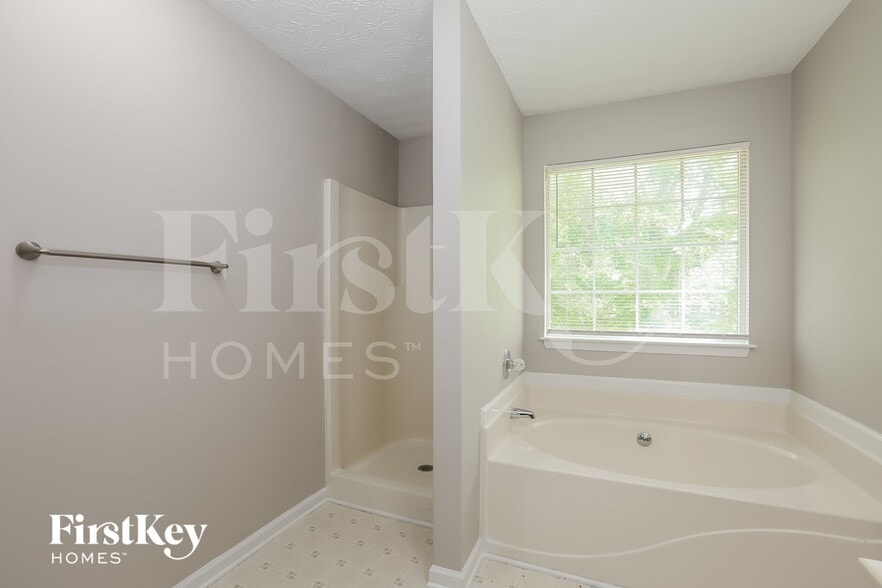 Building Photo - 7008 Setters Way
