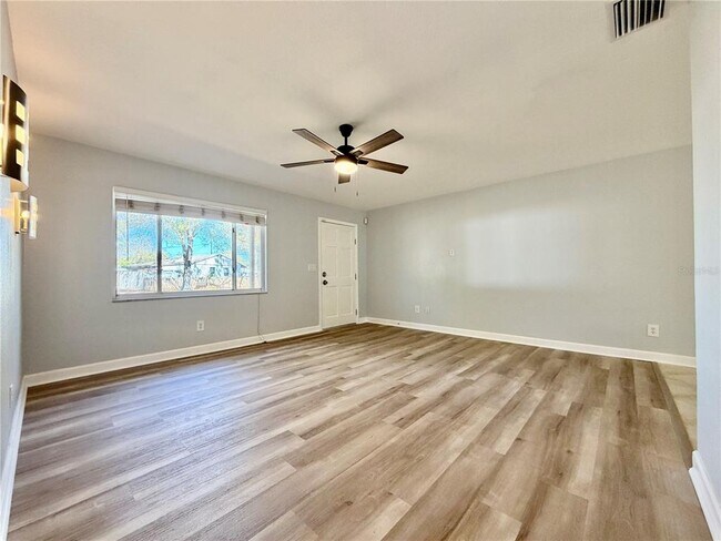 Building Photo - 510 81st Ave N