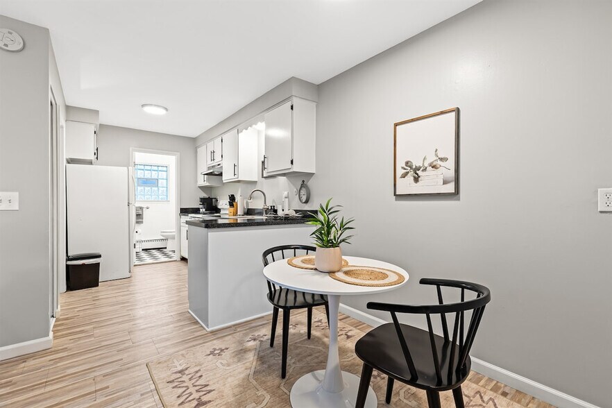 Building Photo - 53 Hollywood Ct