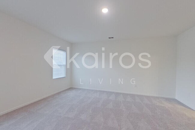 Building Photo - 653 Castillo Dr