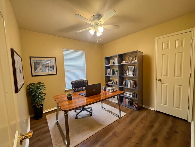 Building Photo - FRESHLY PAINTED  | ONE STORY  |  OPEN CONCEPT  |  GREAT LOCATION: 1604 & SHAENFIELD