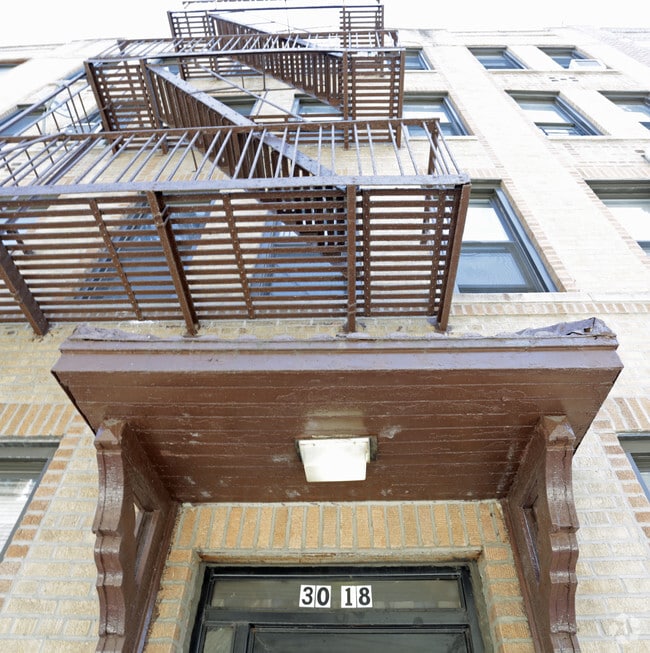 Building Photo - 3018 Holland Ave