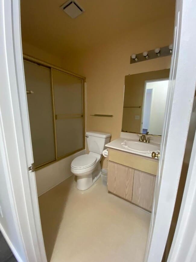 Building Photo - 4414 Royal Pine Cir