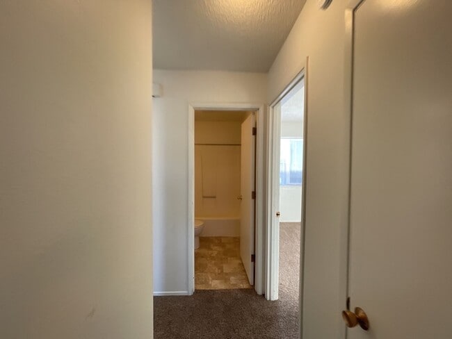 Building Photo - (OTM) 520-550 Summer [PRM: Marlene] (4)