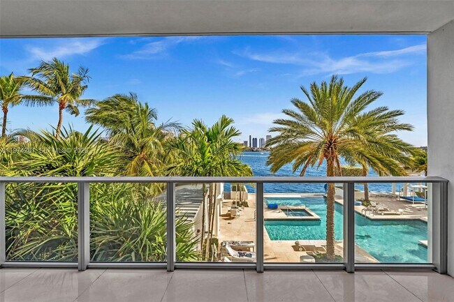 Building Photo - 17301 Biscayne Blvd