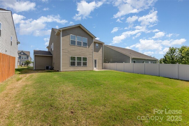 Building Photo - 4938 Staffordshire Ln
