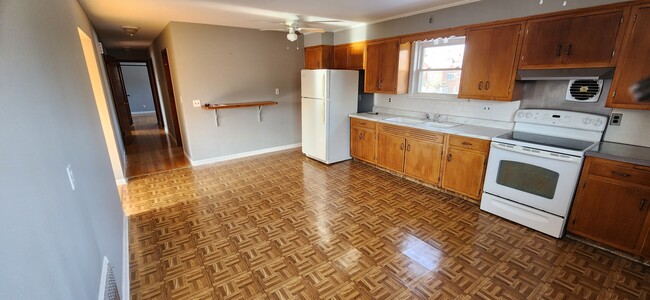 Kitchen - 4 Livingston St