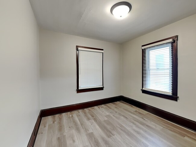 Building Photo - WINTER SPECIAL!! 3 Bedroom, 1 Bathroom Hou...