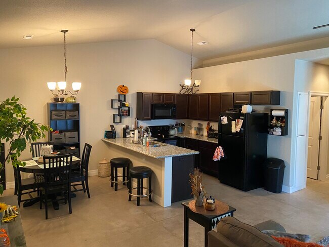 Building Photo - 2846 E 45th Ct N