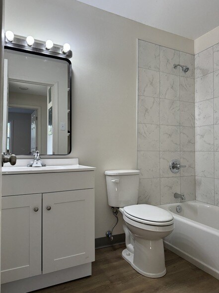 Building Photo - 204 S Clydeton Rd