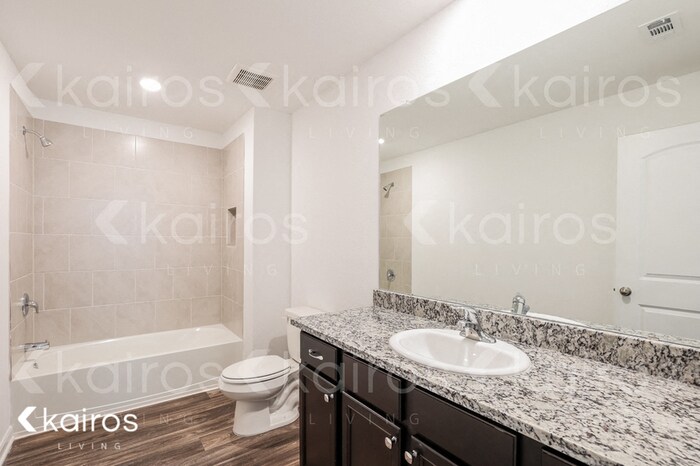 Building Photo - 938 Shady Brk