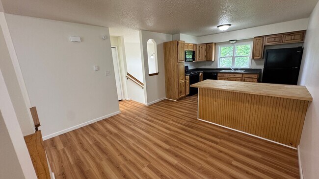 Building Photo - 608 Duplex