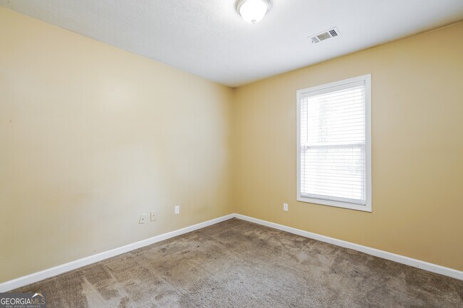 Building Photo - 7685 Mountain Creek Way