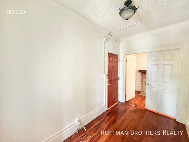 Building Photo - 534 S Coronado St