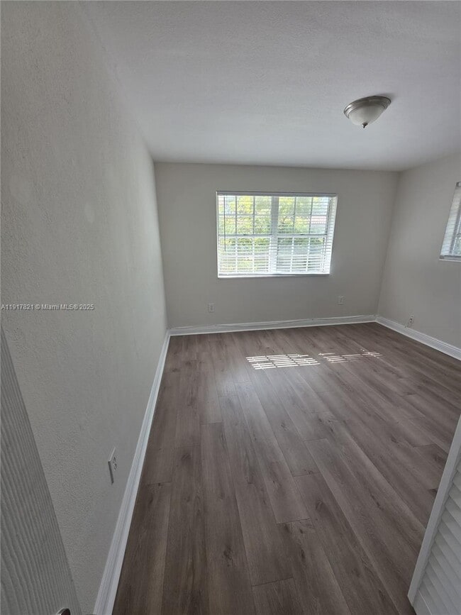 Building Photo - 30 Phoenetia Ave