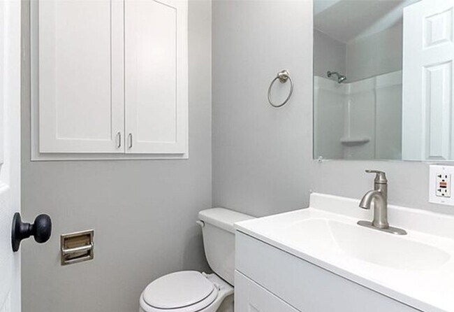 Building Photo - Beautiful 3 Bedroom Home on Spacious Lot in Federal Way