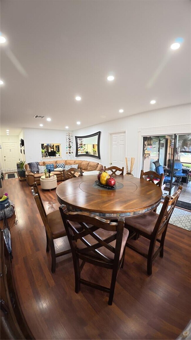 Building Photo - 1871 NW 94th Ave