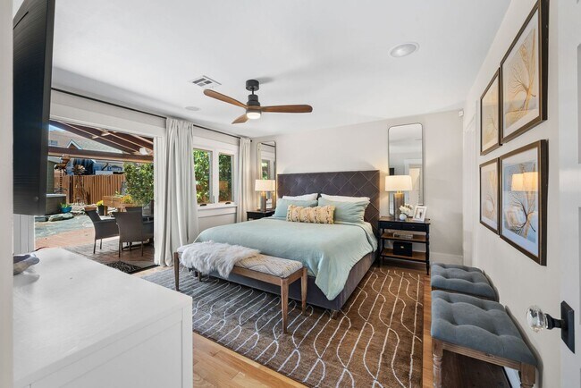 Building Photo - Classic Craftsman in University Heights