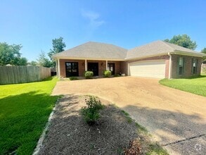 Building Photo - 3 bed/2 bath for rent in Germantown School...