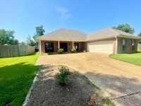 Building Photo - 3 bed/2 bath for rent in Germantown School...
