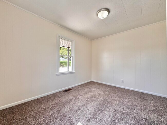Building Photo - 107 N Robbins Ct