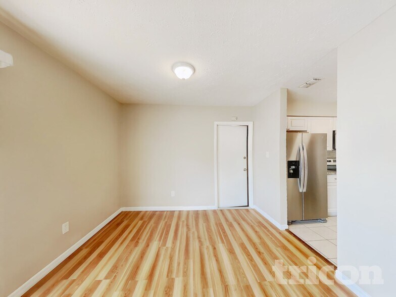 Building Photo - 2704 Manor Hill Drive Brandon FL