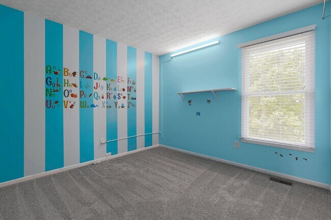 Building Photo - 299 Iris Trail Dr